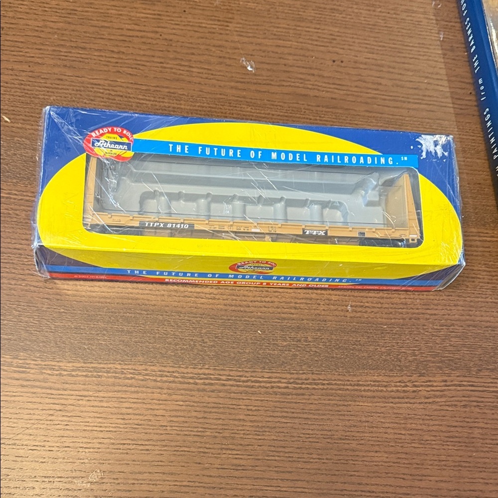 Athern HO Scale 92724 Model Trailer Train (TTPX) 60 Bulkhead Flatcar #81269